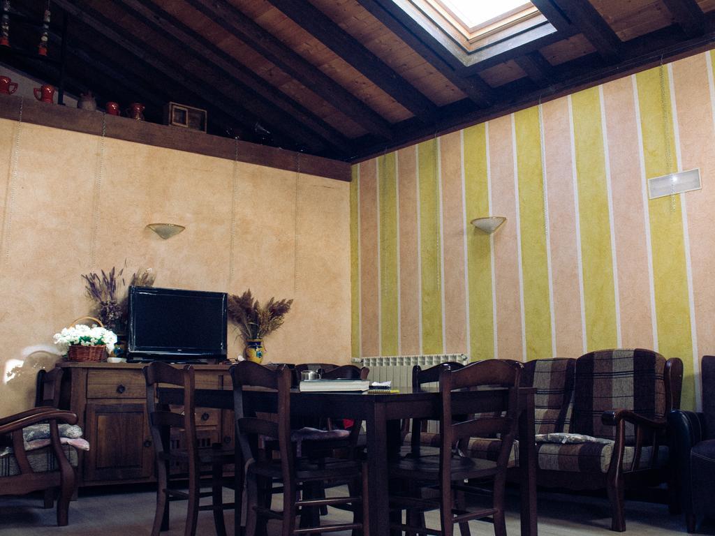 La Cerca De Dona Jimena Guest House Modubar de San Cibrian Exterior photo